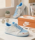 NIKE TRAVIS