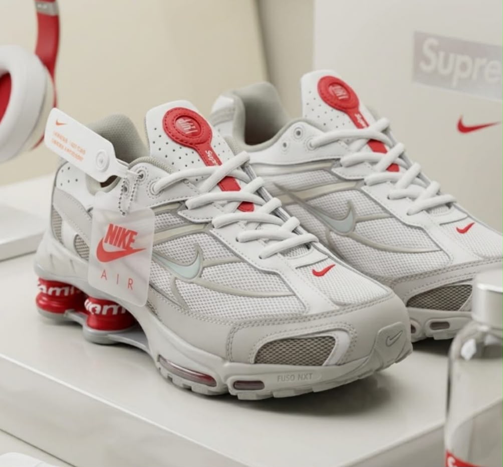 NIKE SHOX SUPREME