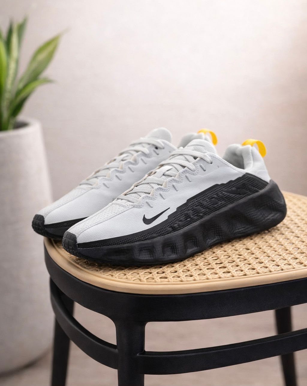 NIKE AVA ROVER